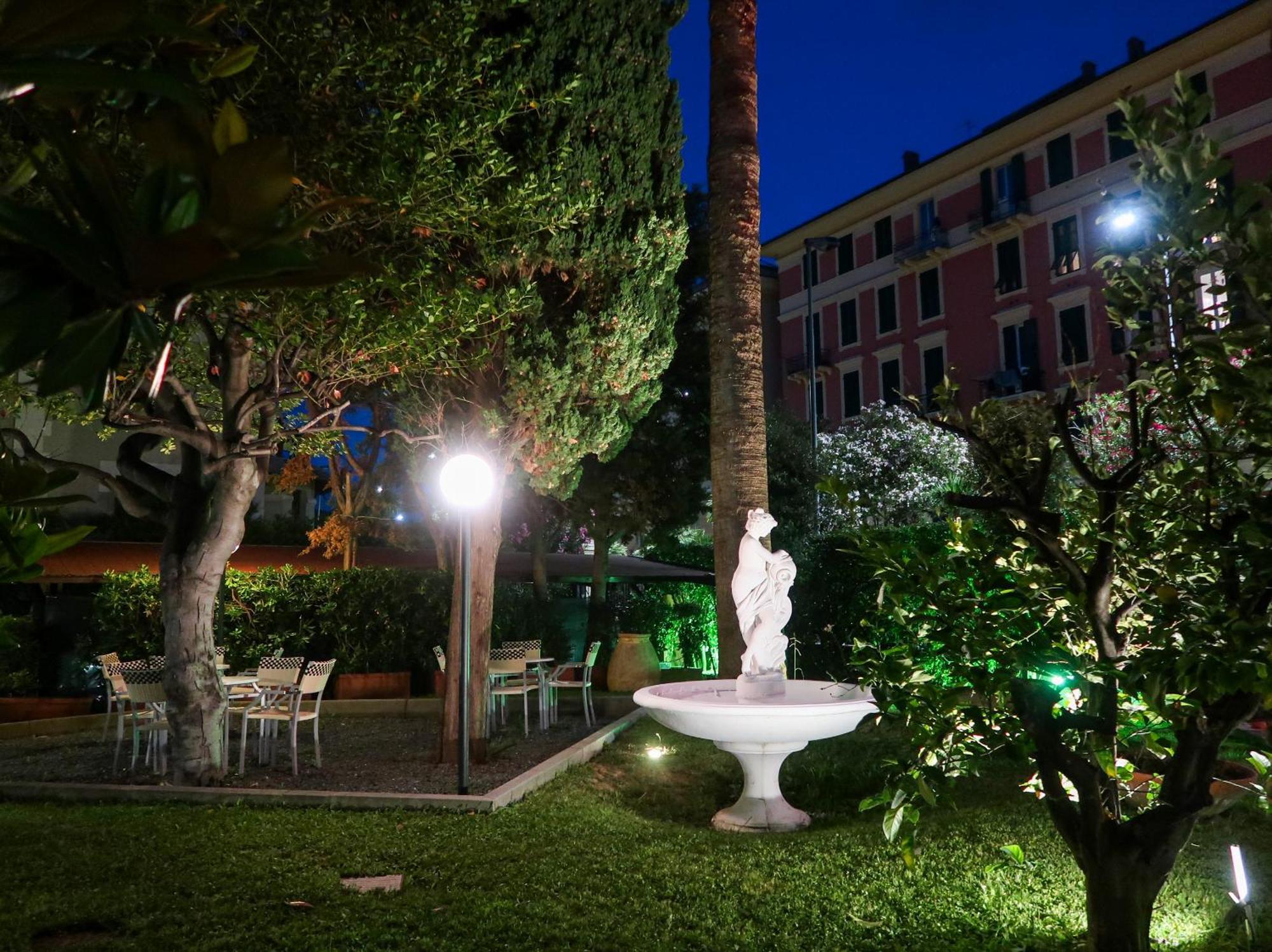 Hotel Le Palme Varazze Exterior foto